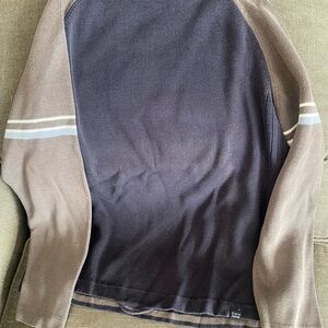 Stylish Crewneck Sweater in Brown and Blue